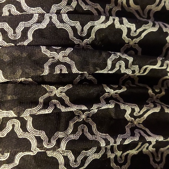 Sleeveless blouse - Picture 2 of 3